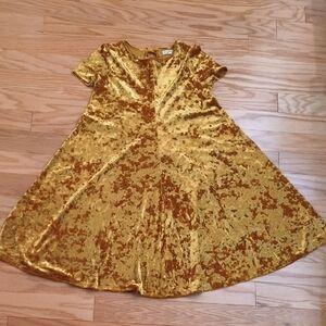 Tucker + Tate Gold Short Sleeve Crushed Velvet Dress, Size XL 14/16 EUC